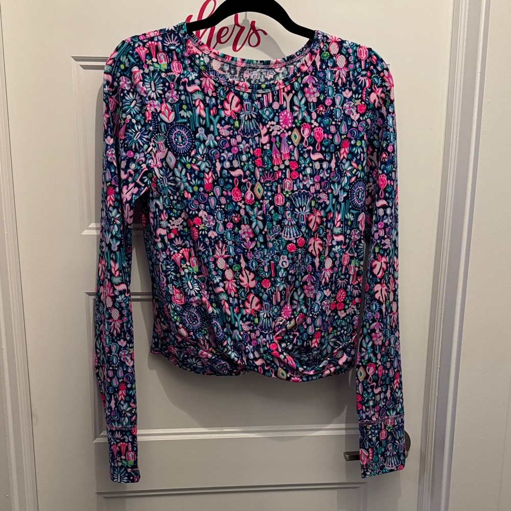 Floral Long Sleeve Women's crop athletic top - Lilly Pulitzer